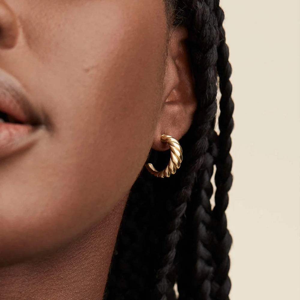 Julewry - curved hoop earrings